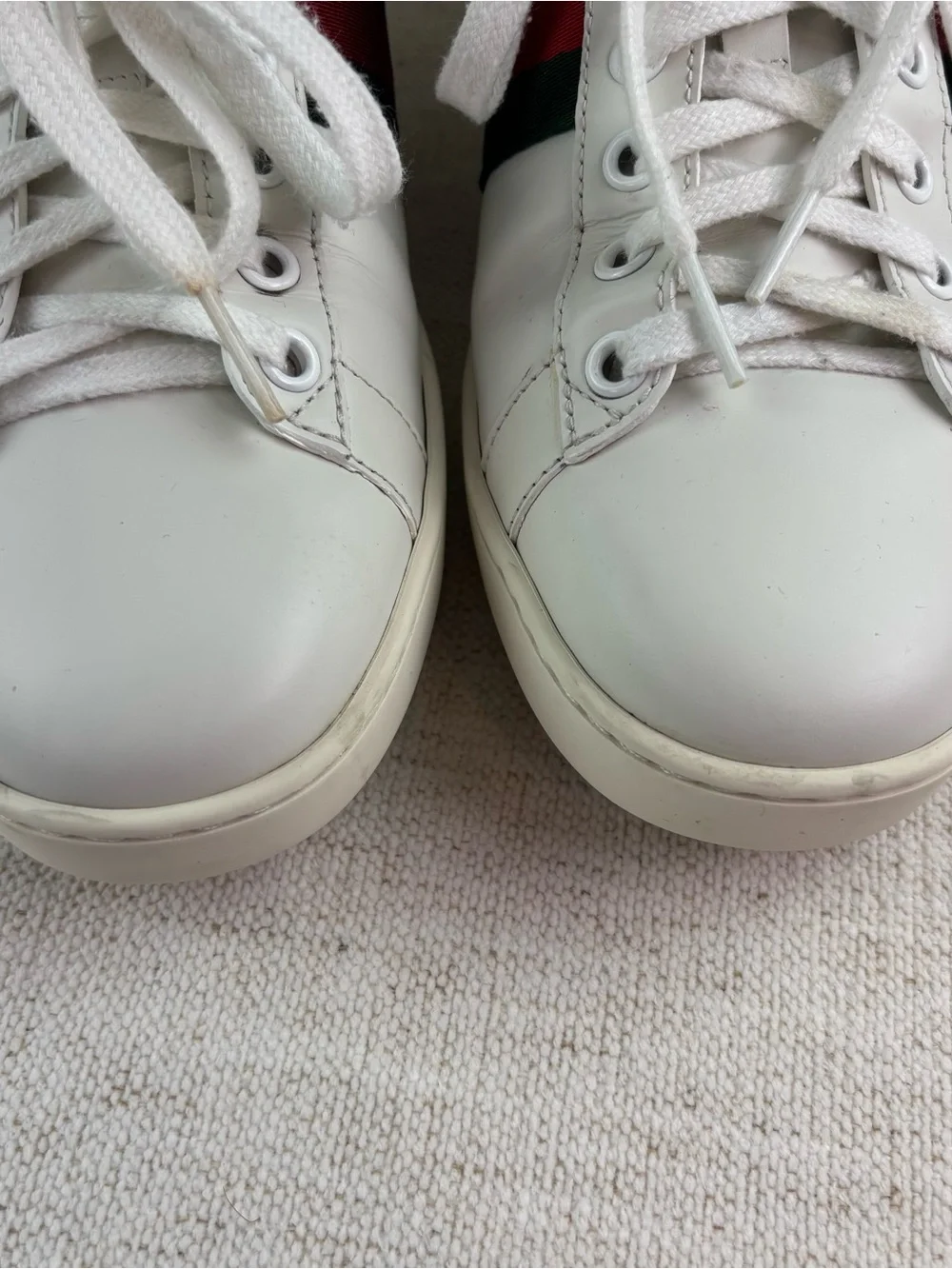 Gucci White Leather Sneakers with Red and Green Stripe and Red Heel
